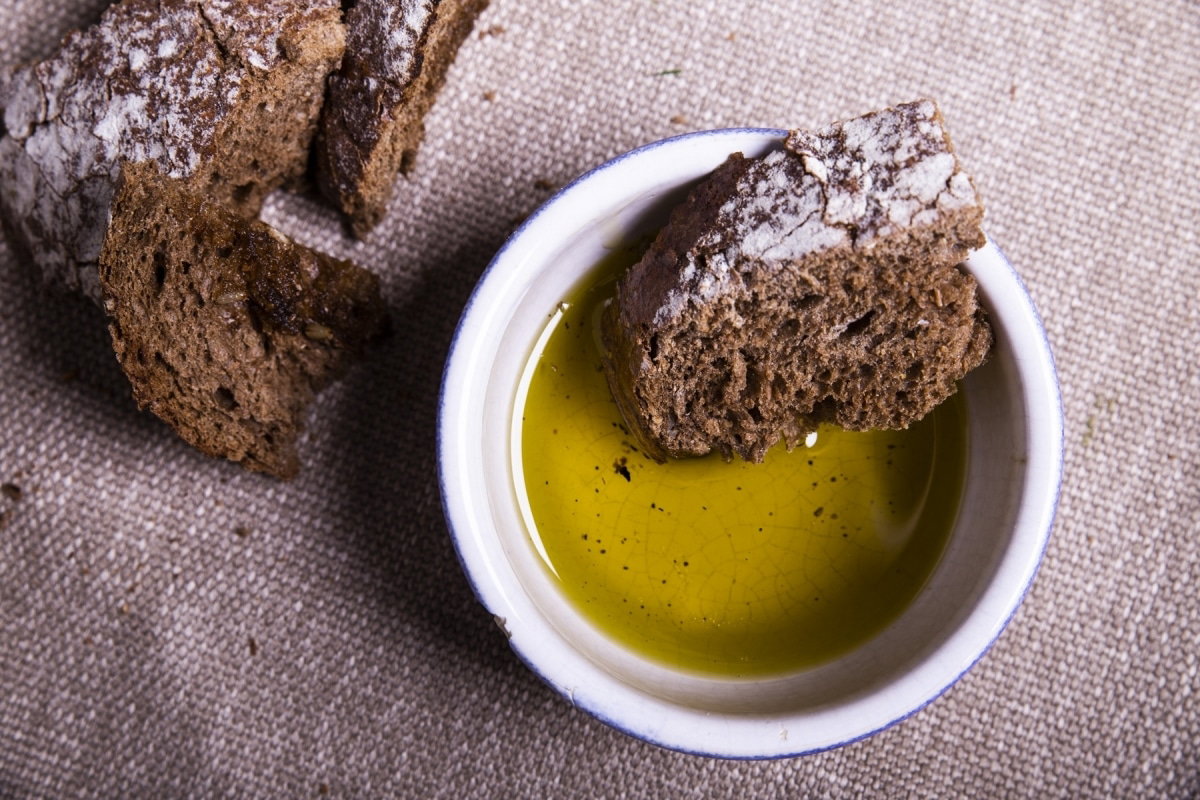 Does extra virgin olive oil really contain the healthiest natural compounds? Yes!